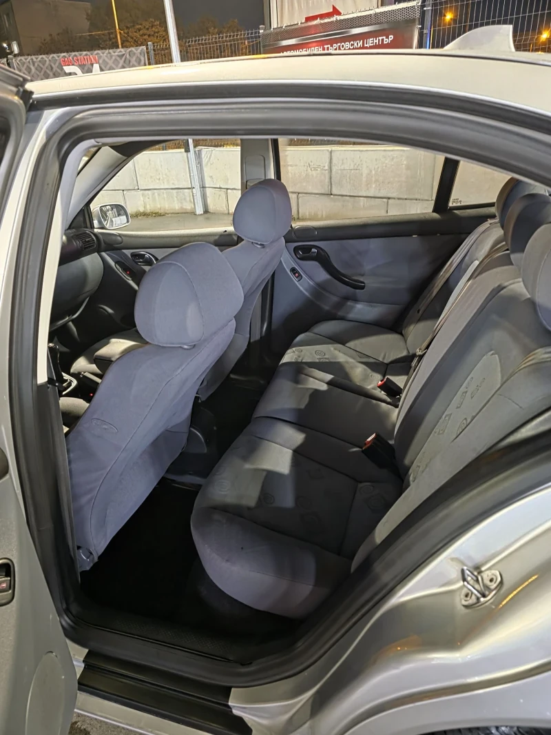 Seat Leon 1.9, снимка 9 - Автомобили и джипове - 52373761