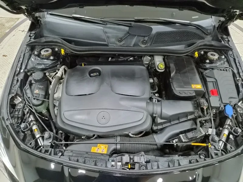 Mercedes-Benz CLA 250 4MATIC AMG LINE, снимка 12 - Автомобили и джипове - 55097072