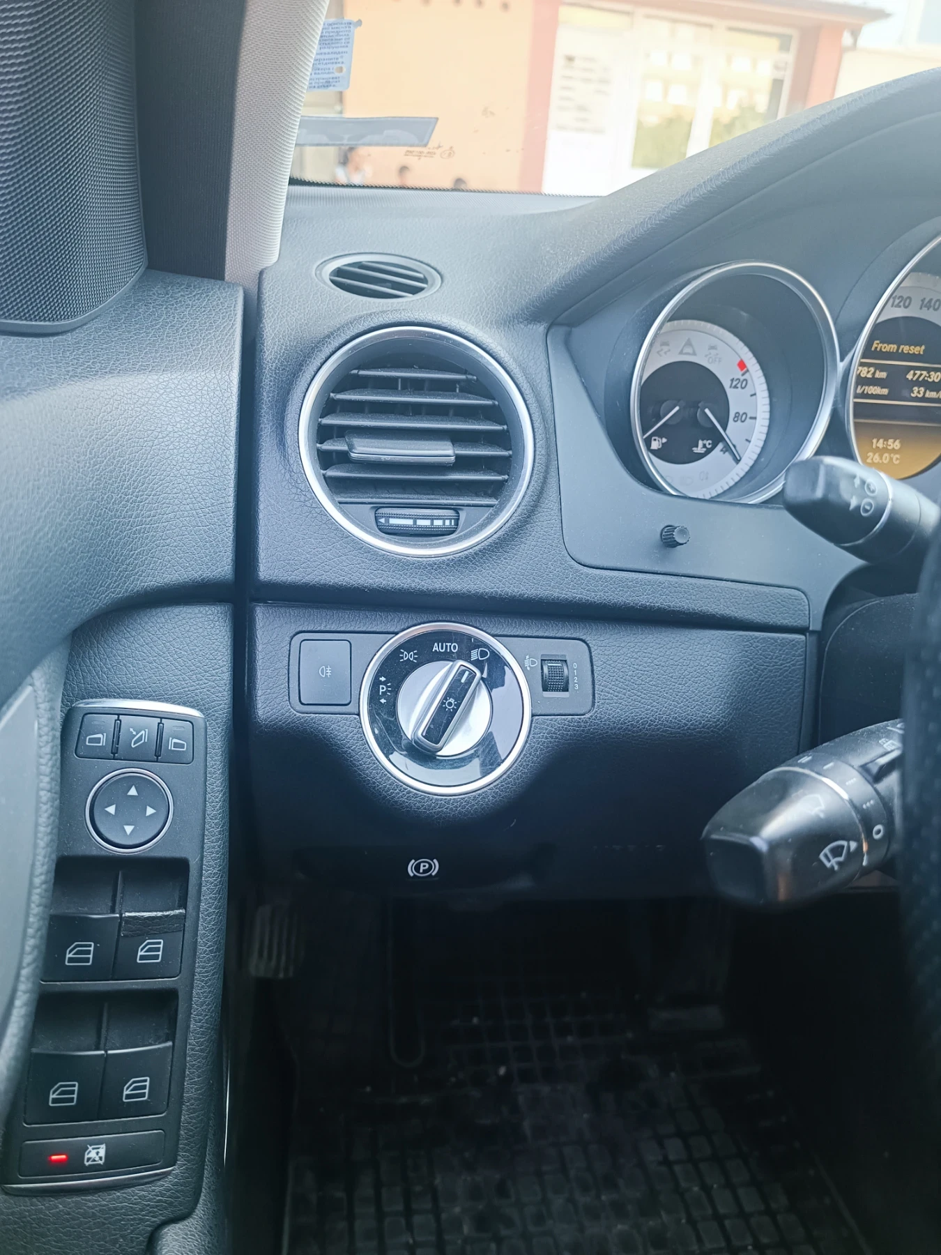 Mercedes-Benz C 180 CDi BlueEfficiency  | Mobile.bg   11