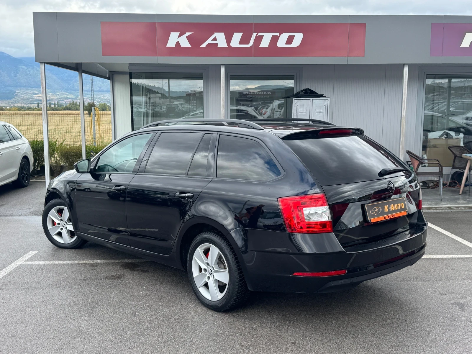 Skoda Octavia 2.0 TDi / LED / CarPlay / Camera - изображение 2
