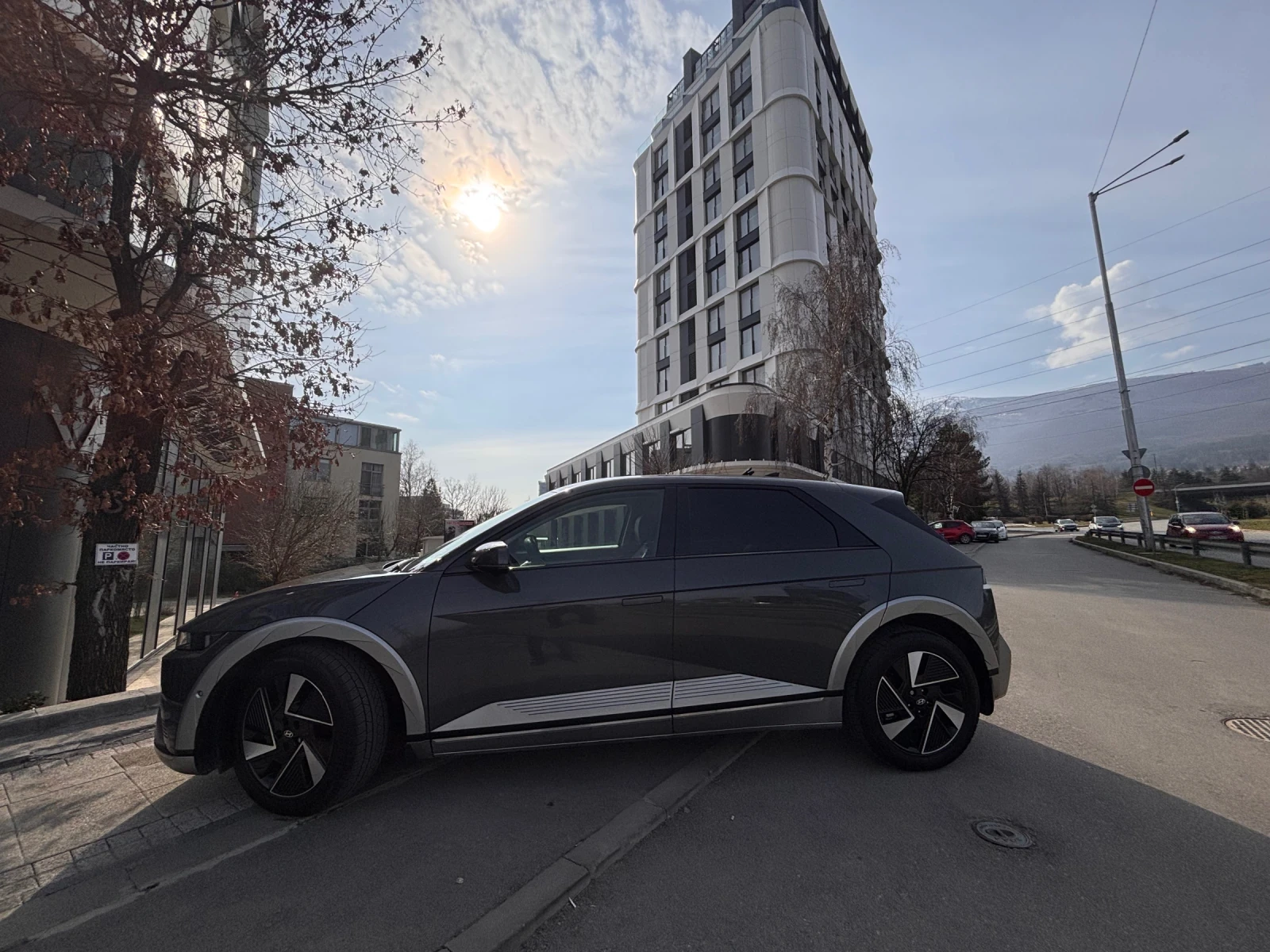 Hyundai Ioniq 5 FACELIFT 84кВтч HTRAC 4x4 гаранция 8 години Лизинг, снимка 4 - Автомобили и джипове - 53132013