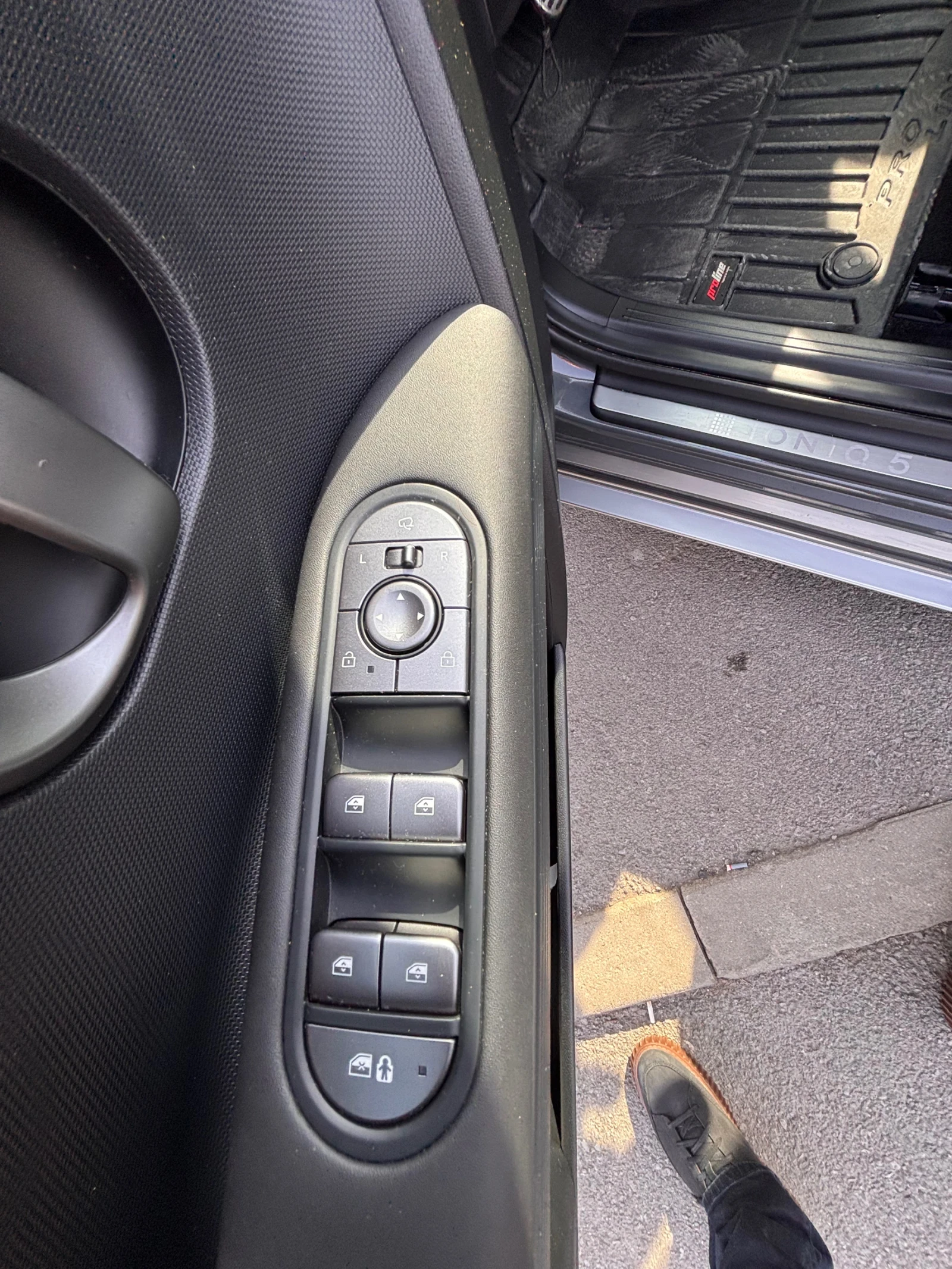 Hyundai Ioniq 5 FACELIFT 84кВтч HTRAC 4x4 гаранция 8 години Лизинг, снимка 13 - Автомобили и джипове - 53132013