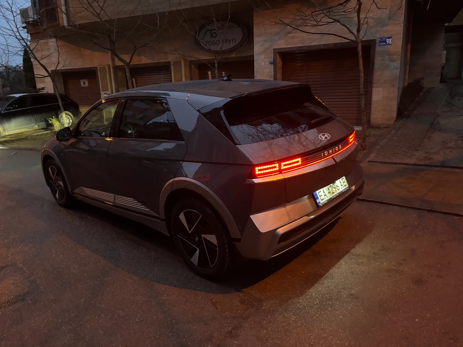 Hyundai Ioniq 5 FACELIFT 84 кВтч HTRAC 4x4 гаранция 8 години - изображение 4