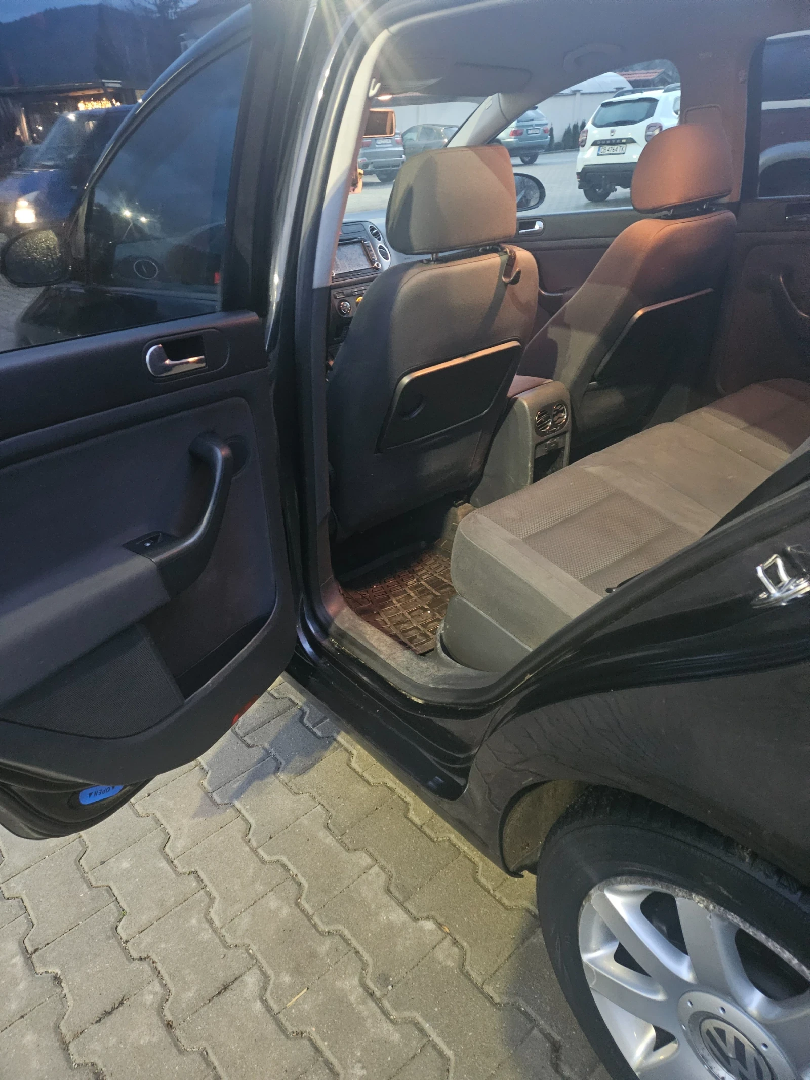 VW Golf Plus, снимка 9 - Автомобили и джипове - 53611371