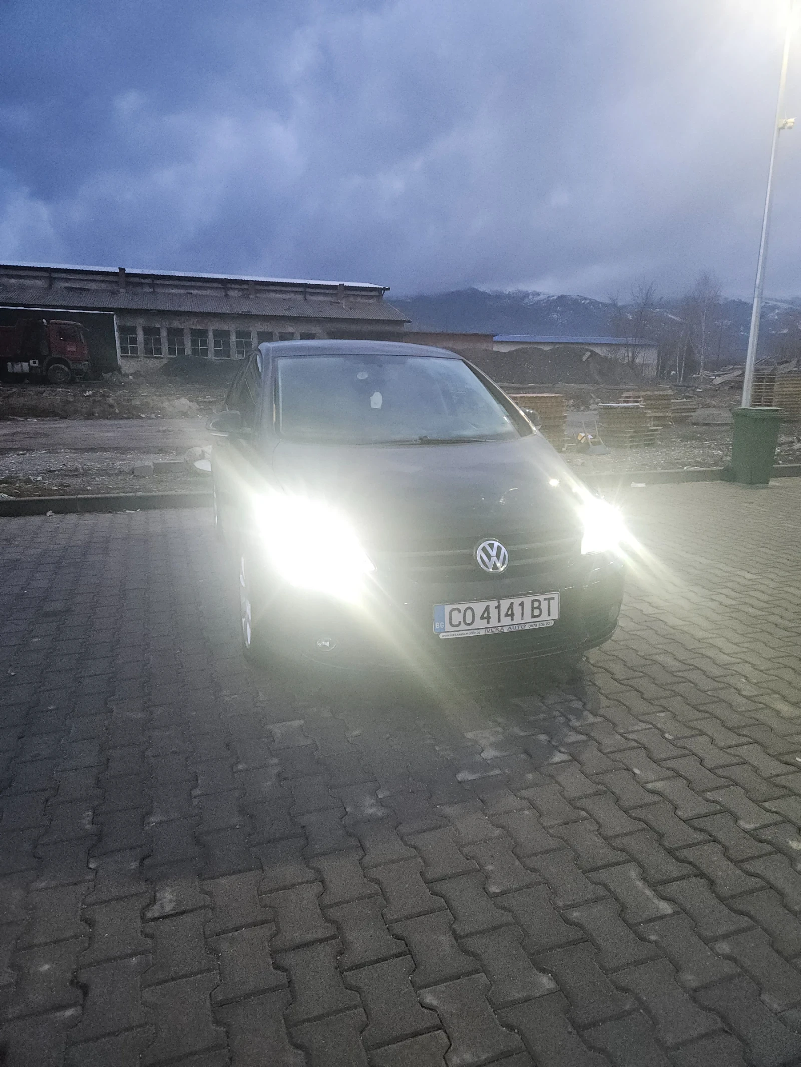 VW Golf Plus, снимка 12 - Автомобили и джипове - 53611371