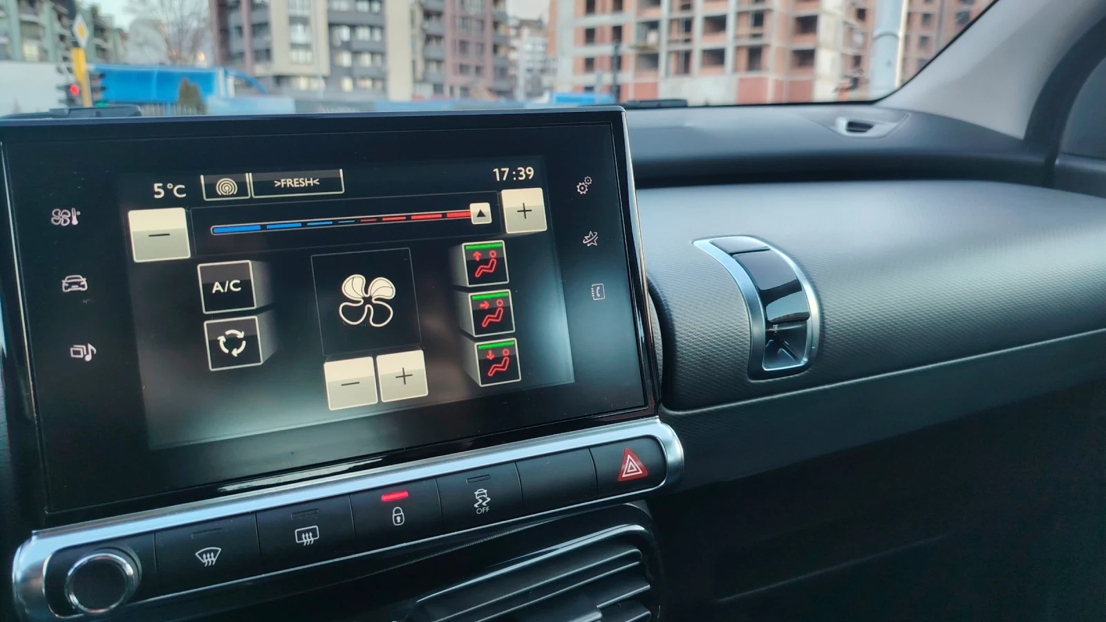 Citroen C4 Cactus 1.2L, 75 kc, android car box, снимка 13 - Автомобили и джипове - 53622492