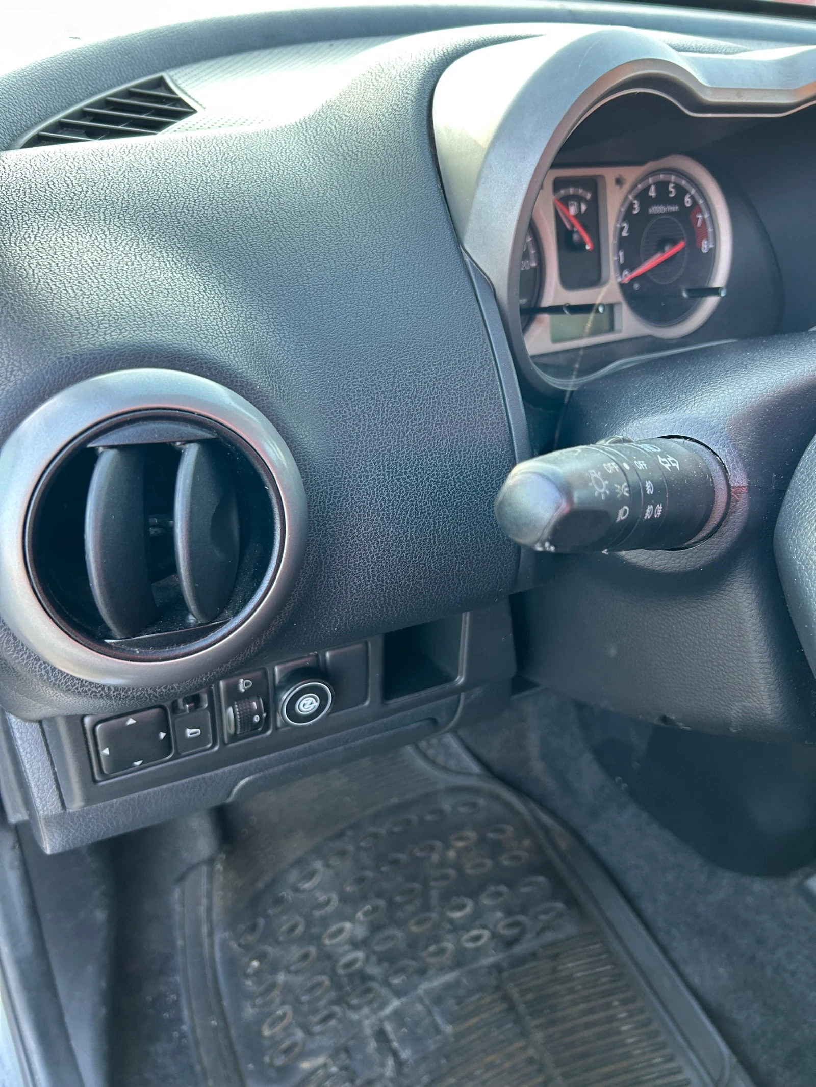 Nissan Note  - изображение 10