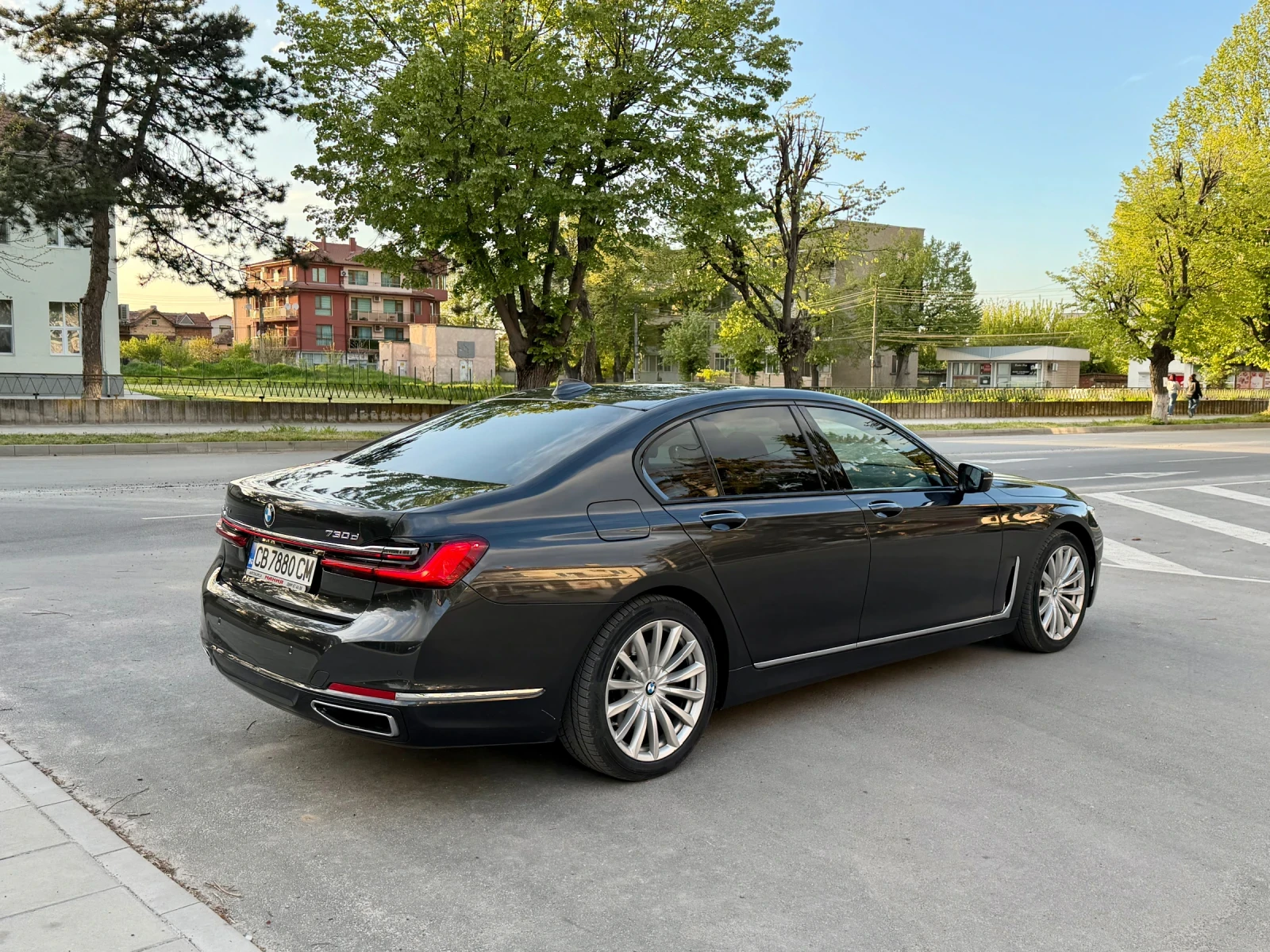 BMW 730  Full/Facelift/X-drive/Carbon core /Lazer light, снимка 3 - Автомобили и джипове - 54359288