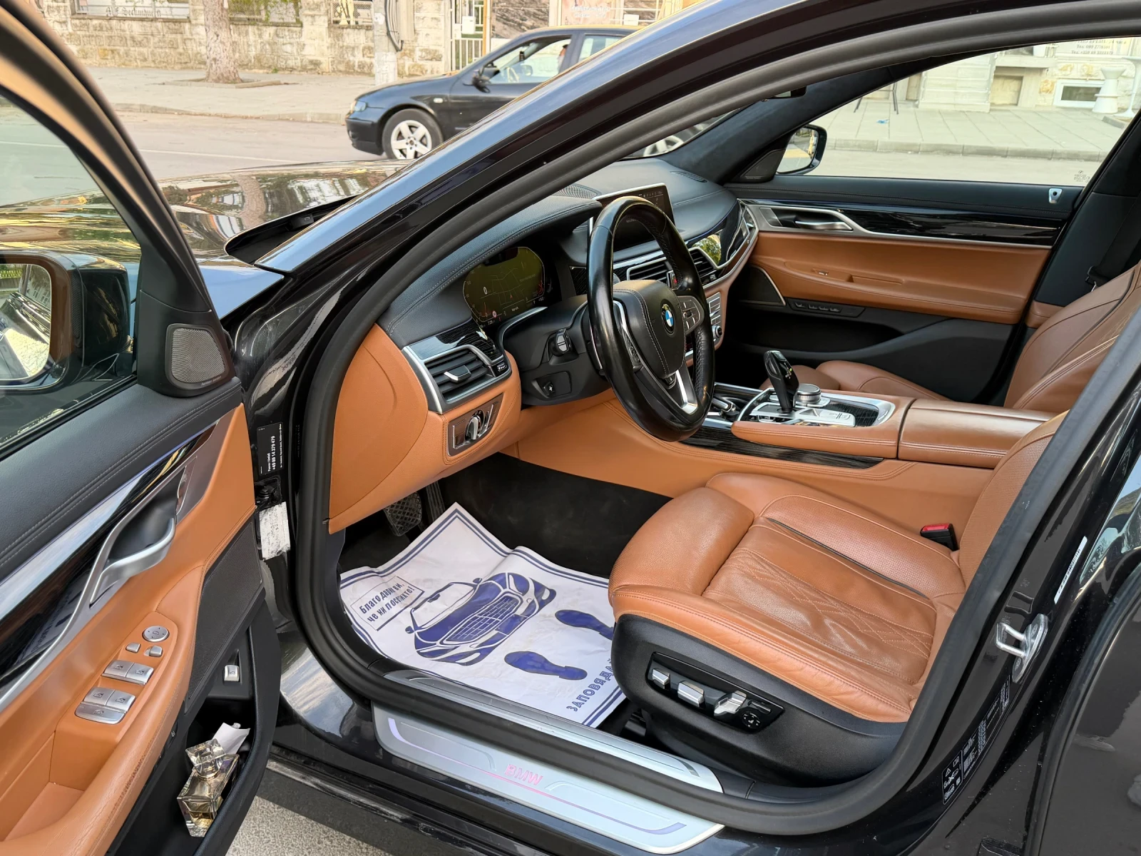 BMW 730  Full/Facelift/X-drive/Carbon core /Lazer light, снимка 5 - Автомобили и джипове - 54359288