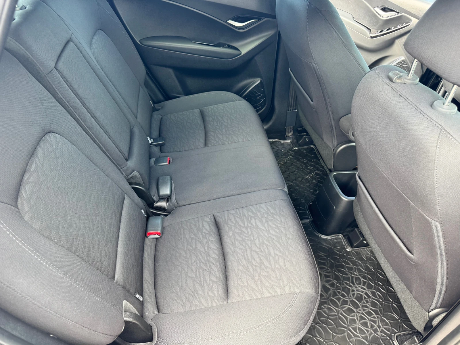 Hyundai Ix20 DENZEL, снимка 13 - Автомобили и джипове - 54917050