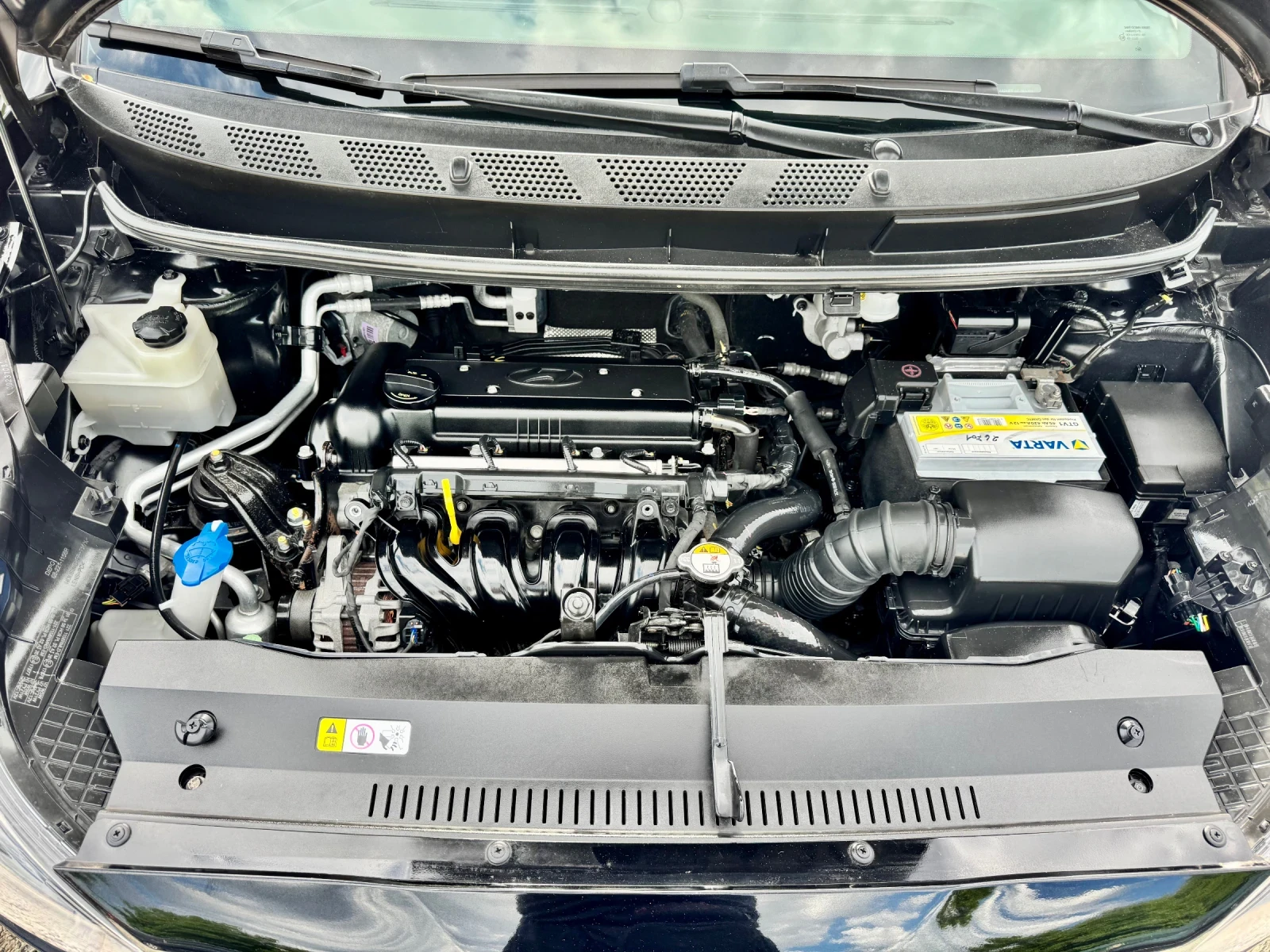 Hyundai Ix20 DENZEL, снимка 16 - Автомобили и джипове - 54917050
