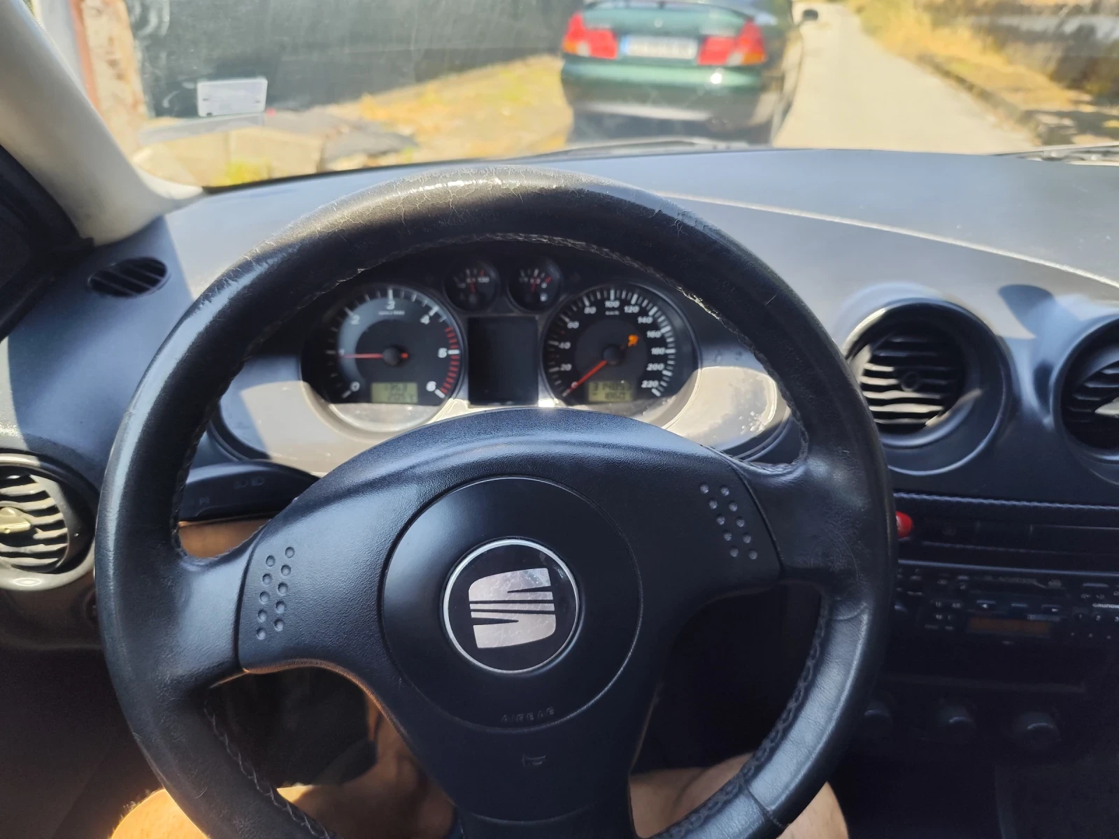 Seat Ibiza 3, снимка 8 - Автомобили и джипове - 55250365