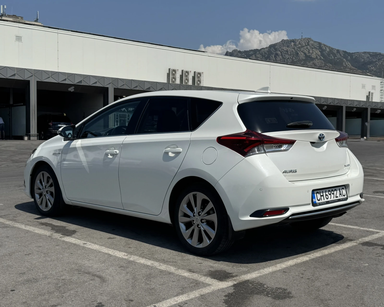 Toyota Auris, снимка 4 - Автомобили и джипове - 55646461
