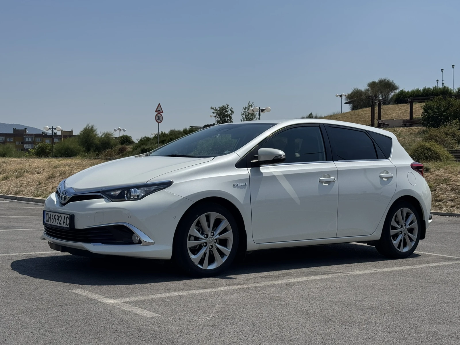 Toyota Auris, снимка 2 - Автомобили и джипове - 55646461