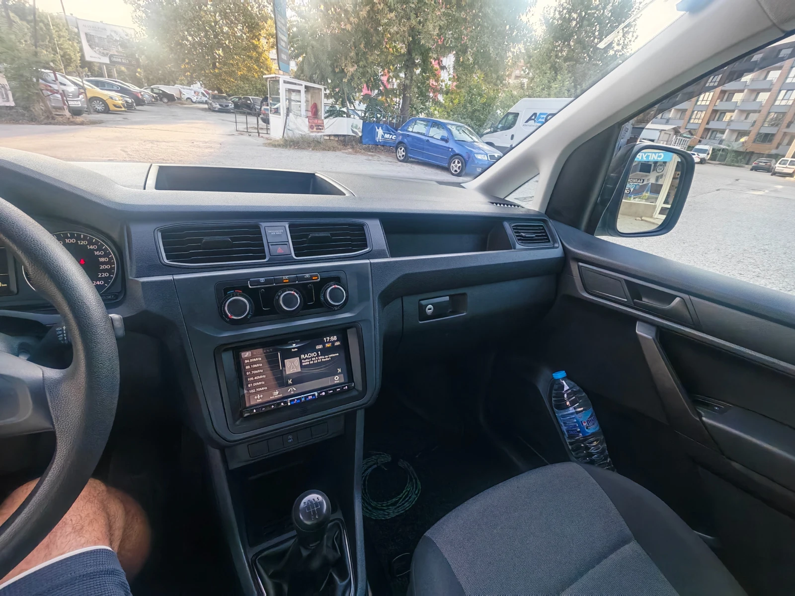 VW Caddy 2.0 TDI, снимка 3 - Автомобили и джипове - 55871455