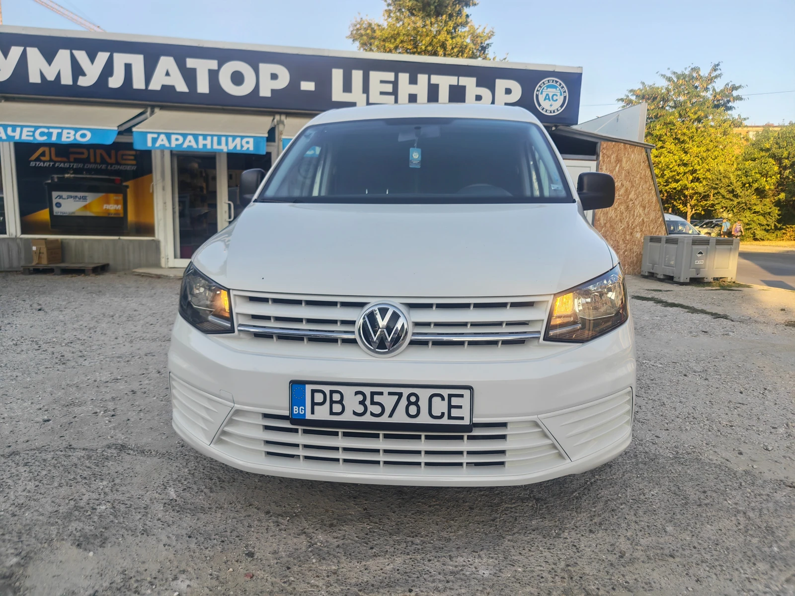 VW Caddy 2.0 TDI, снимка 7 - Автомобили и джипове - 55871455