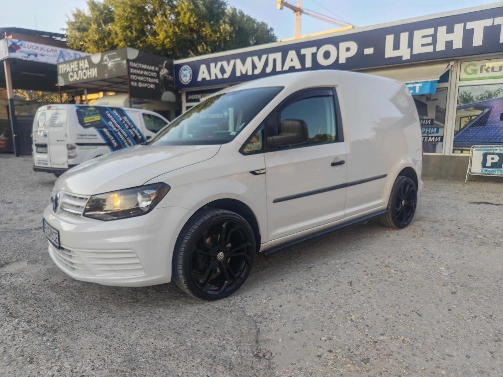 VW Caddy 2.0 TDI, снимка 13 - Автомобили и джипове - 55871455