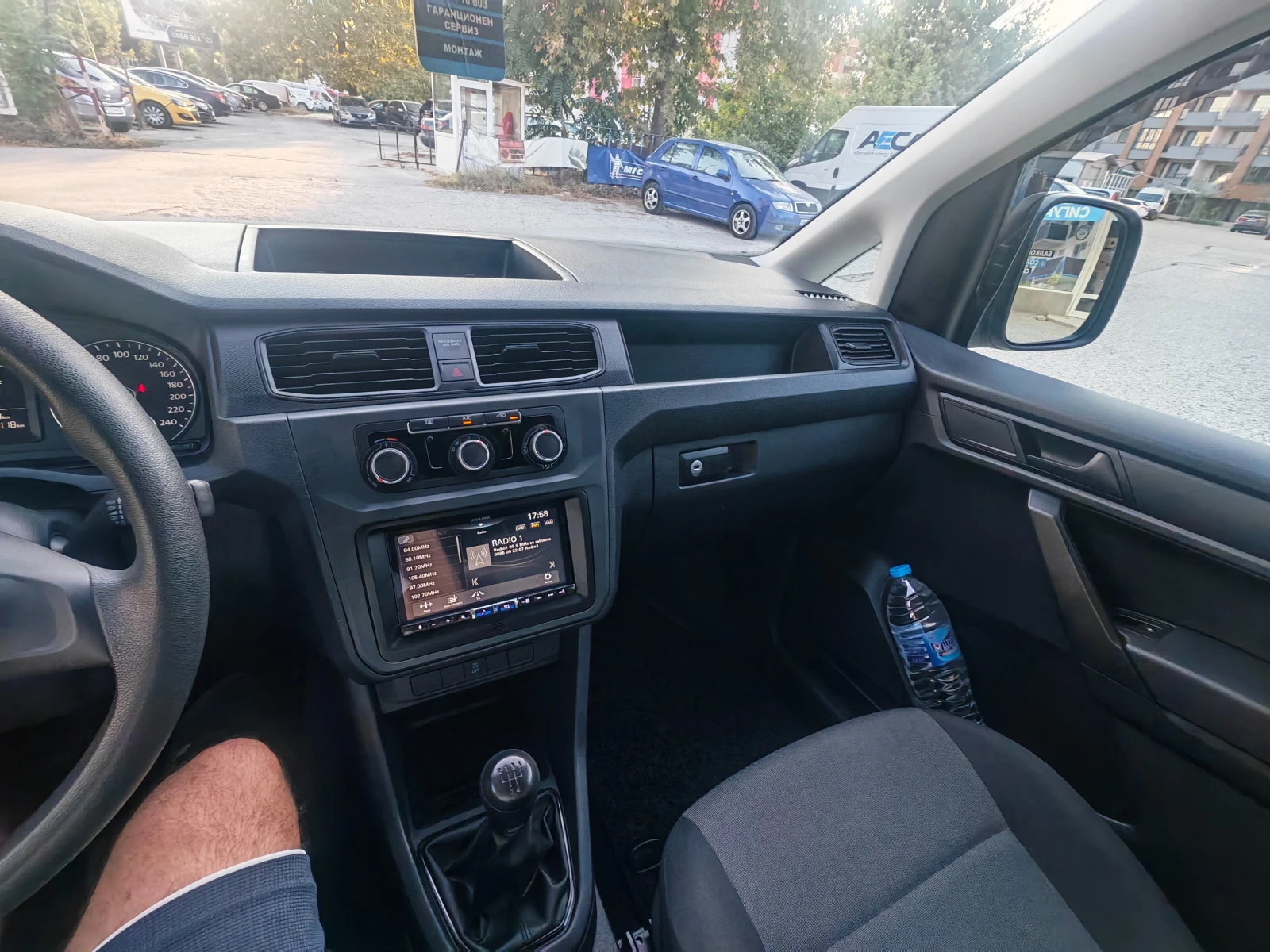 VW Caddy 2.0 TDI, снимка 5 - Автомобили и джипове - 55871455