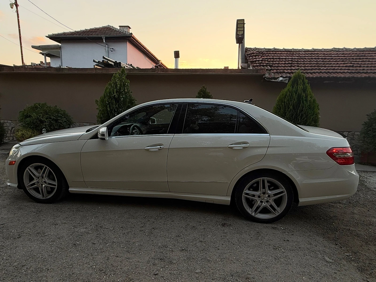 Mercedes-Benz E 500 Mercedes-Benz E-Class W212 E 550   5.5 V8   388 кс, снимка 2 - Автомобили и джипове - 56156135