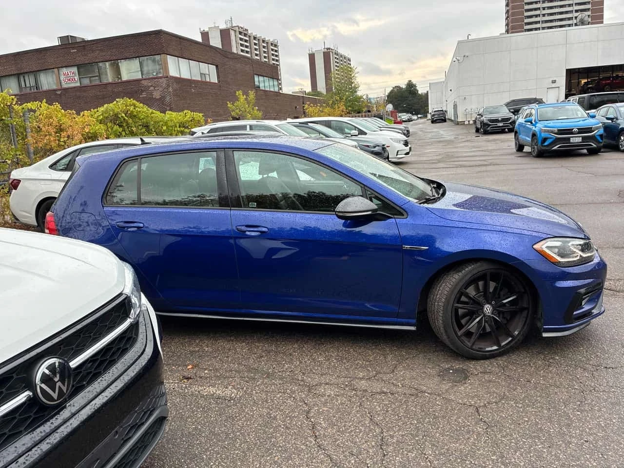 VW Golf R * DSG * CARFAX * АВТОФИНАНСИРАНЕ * , снимка 3 - Автомобили и джипове - 56356650