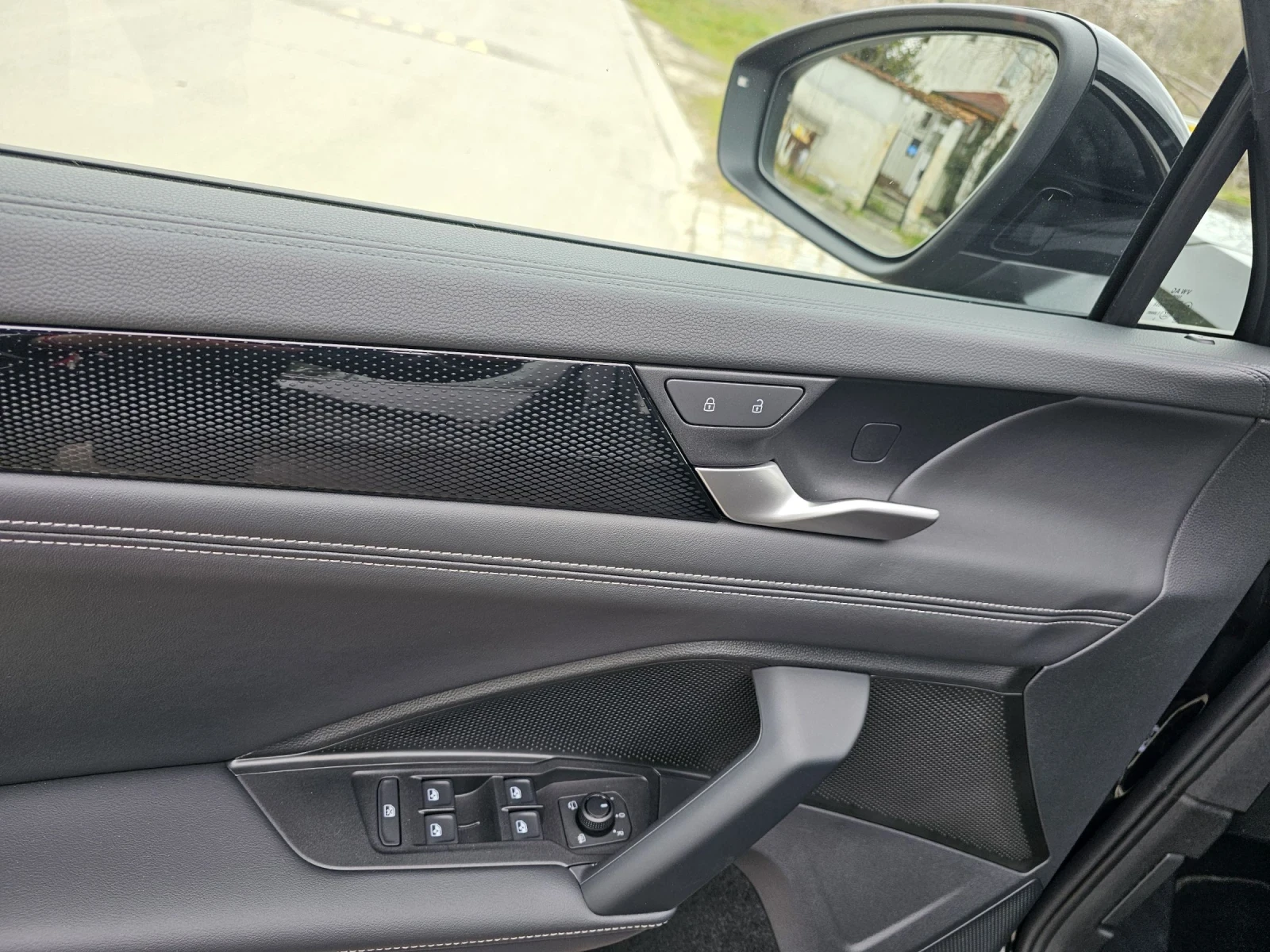 VW Tiguan Allspace Tayron Life 1.5 eTSI 7седалки IQ.LIGHT-HD-Matrix, снимка 2 - Автомобили и джипове - 53193575