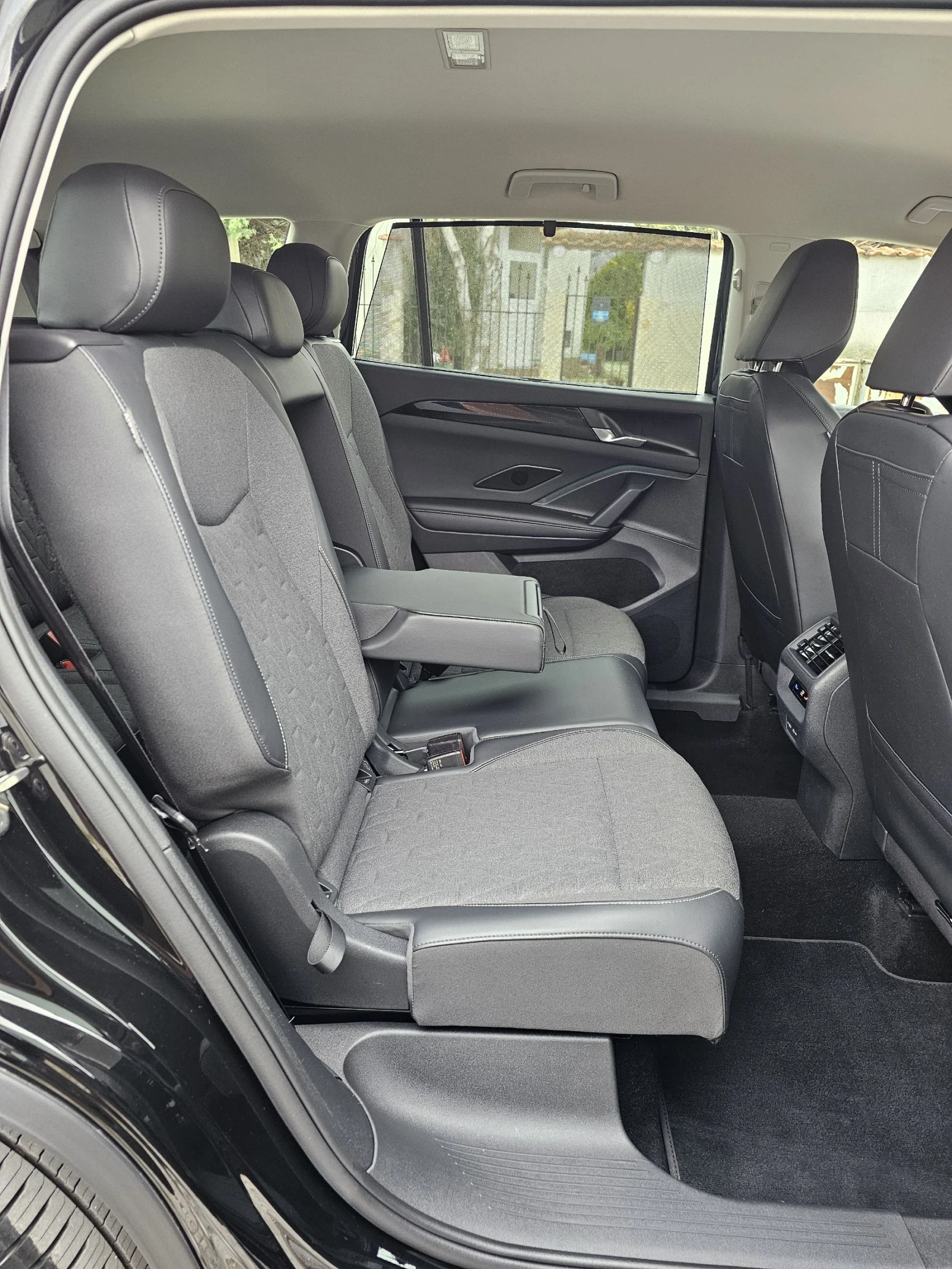 VW Tiguan Allspace Tayron Life 1.5 eTSI 7седалки IQ.LIGHT-HD-Matrix, снимка 6 - Автомобили и джипове - 53193575