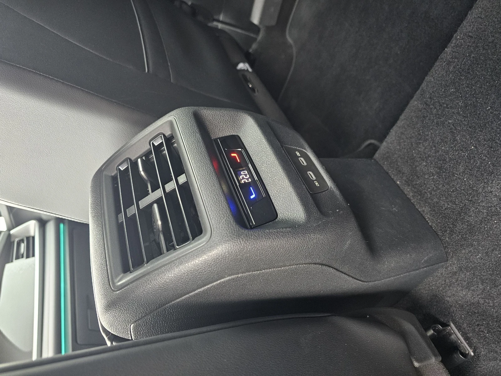 VW Tiguan Allspace Tayron Life 1.5 eTSI 7седалки IQ.LIGHT-HD-Matrix, снимка 5 - Автомобили и джипове - 53193575