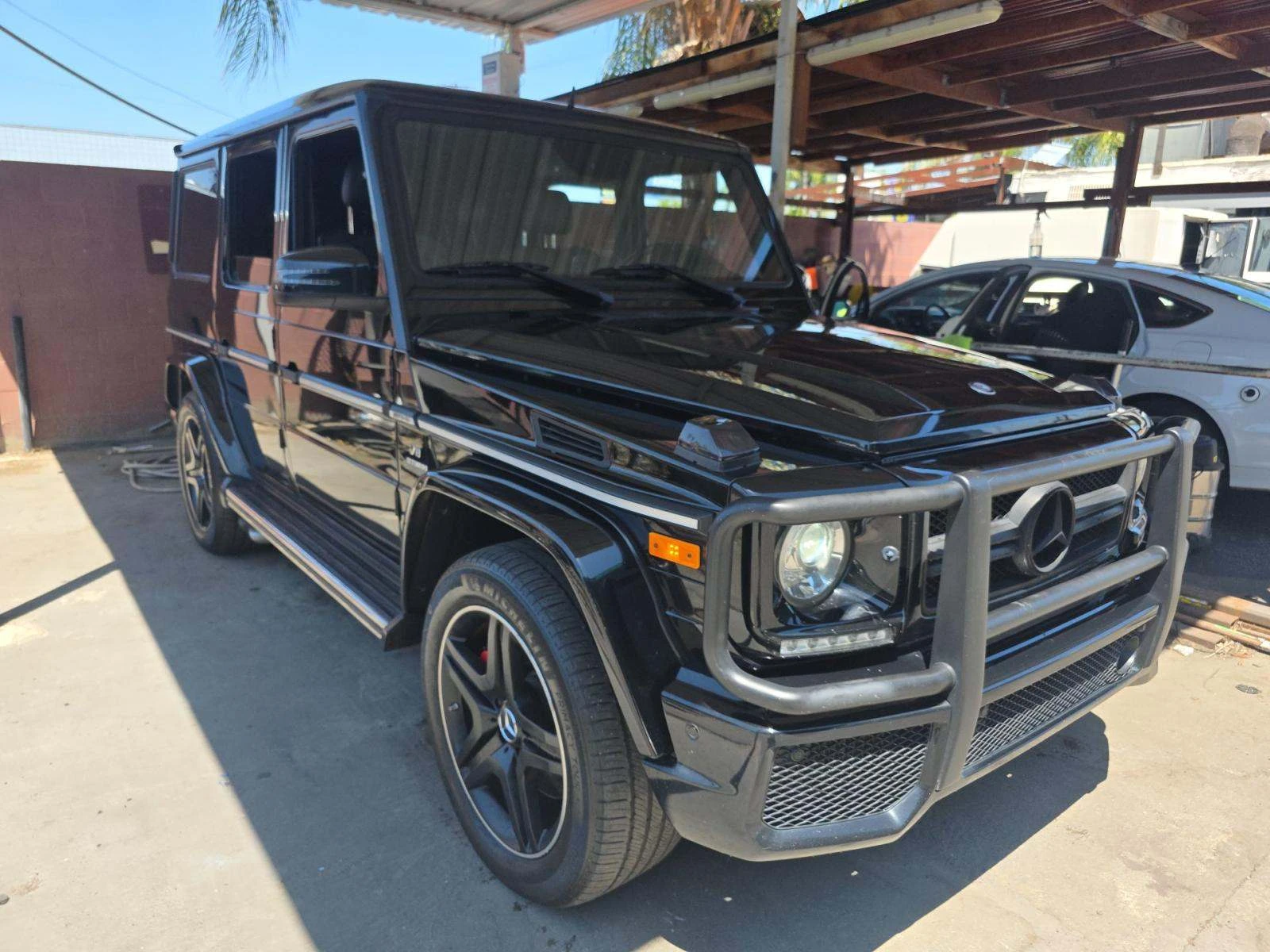 Mercedes-Benz G 63 AMG 4MATIC 4dr , снимка 2 - Автомобили и джипове - 54460240