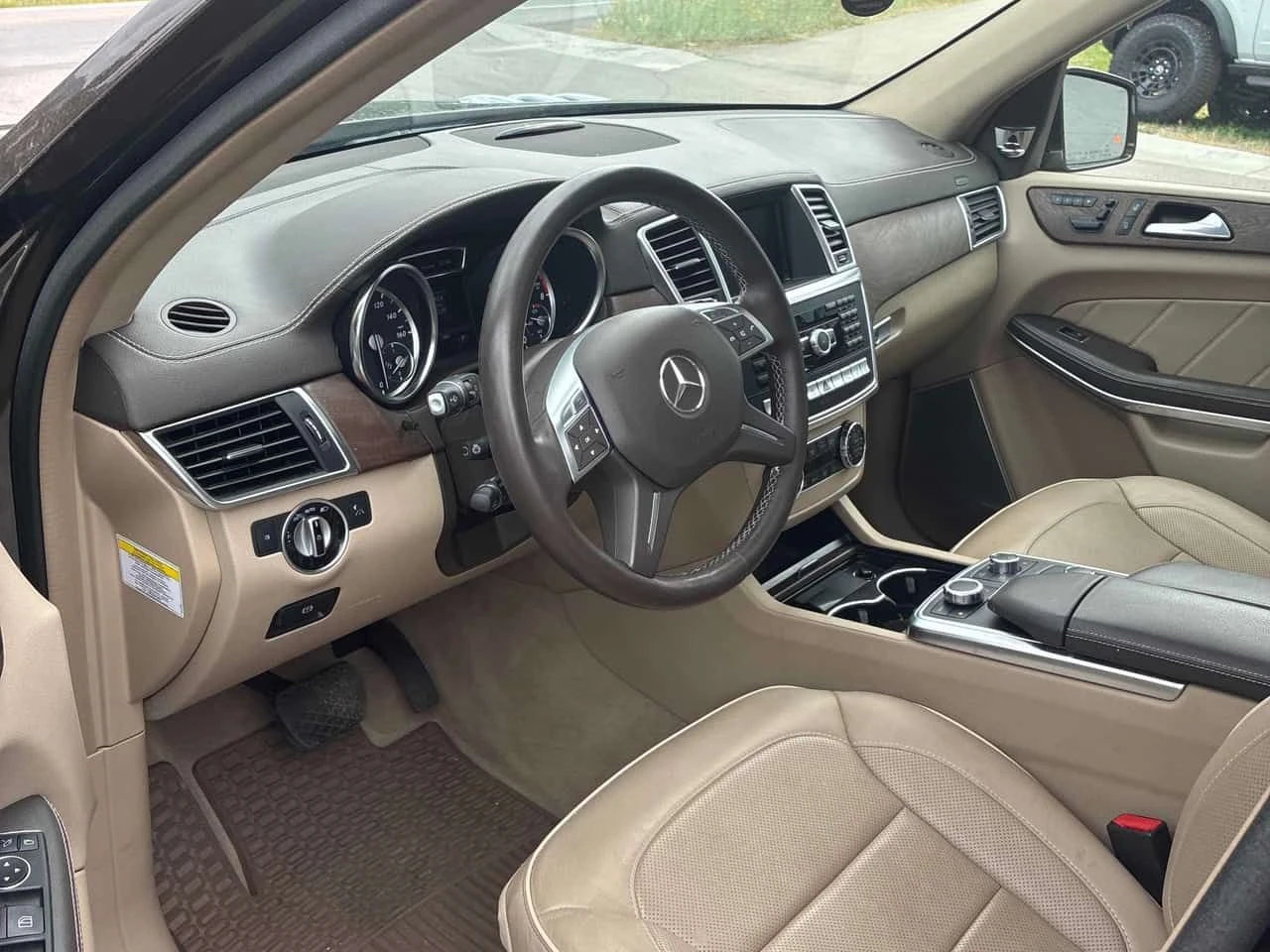 Mercedes-Benz GL 550 АВТОКРЕДИТ * ТЕЛЕВИЗОРИ * ОБДУХВАНЕ * , снимка 7 - Автомобили и джипове - 55403141