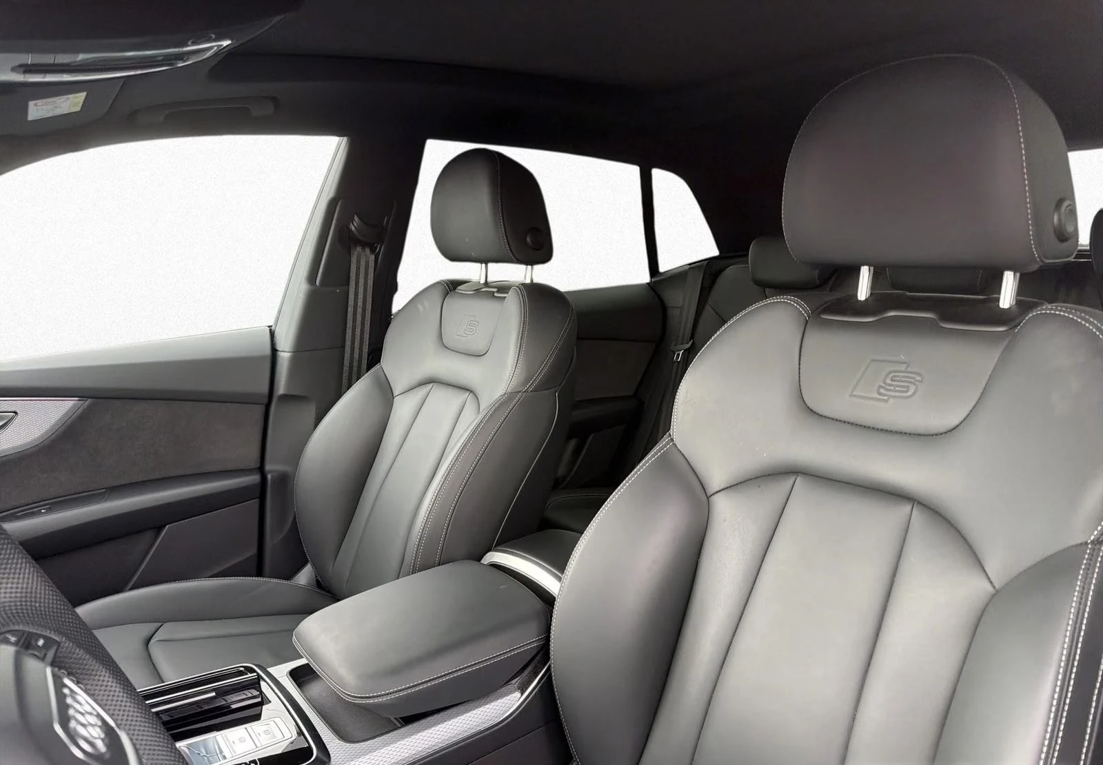 Audi Q8 55 TFSIe / S-LINE / BLACK OPTIC / MATRIX/ 360/ HUD, снимка 9 - Автомобили и джипове - 56073164