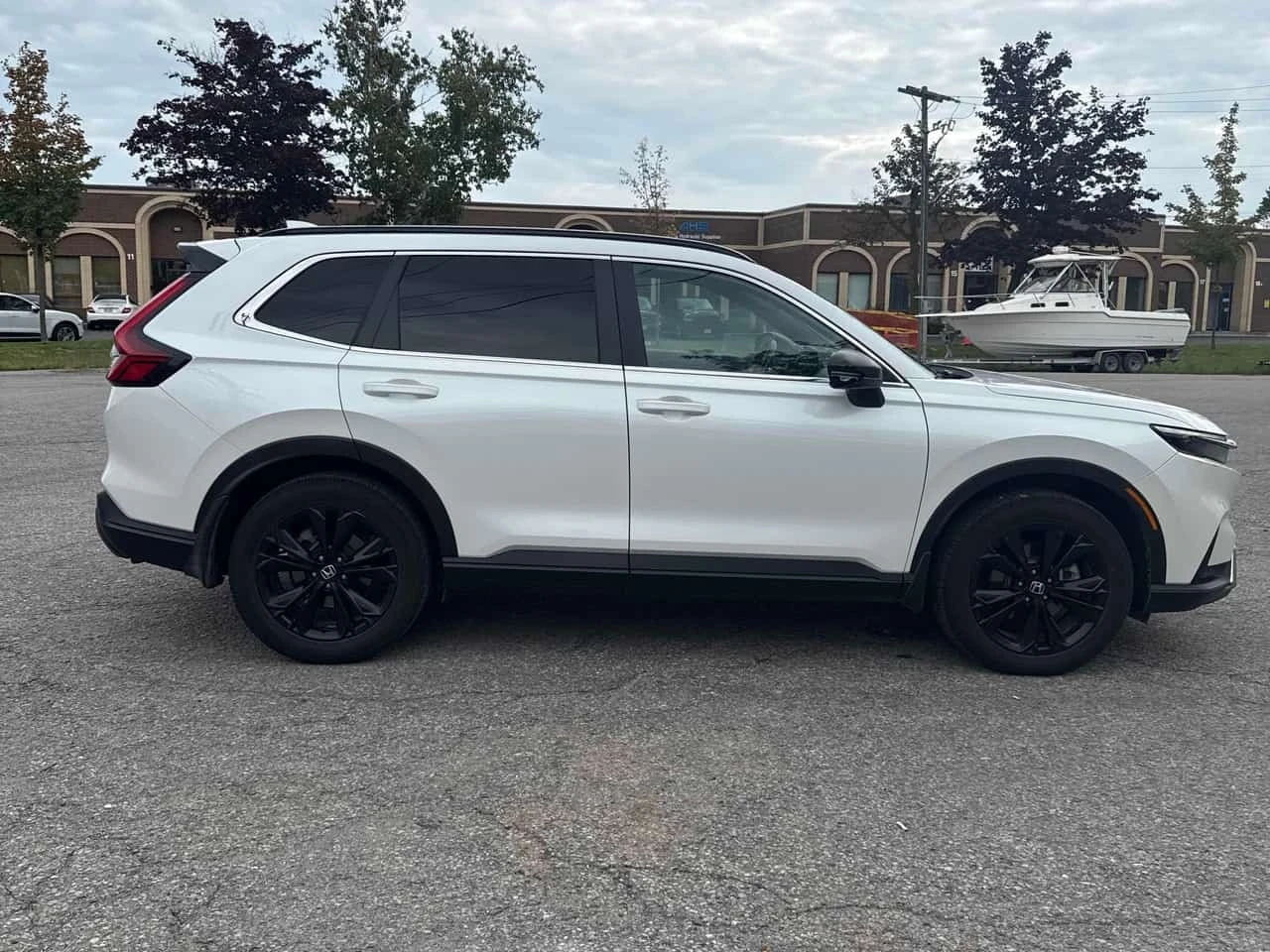 Honda Cr-v Touring | CARFAX | БЕЗ ИНЦИДЕНТИ , снимка 4 - Автомобили и джипове - 56239805