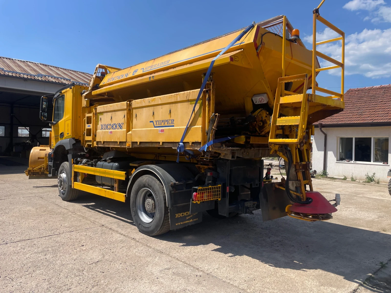 Mercedes-Benz Arocs 4х4/6м3/Е6 - изображение 3