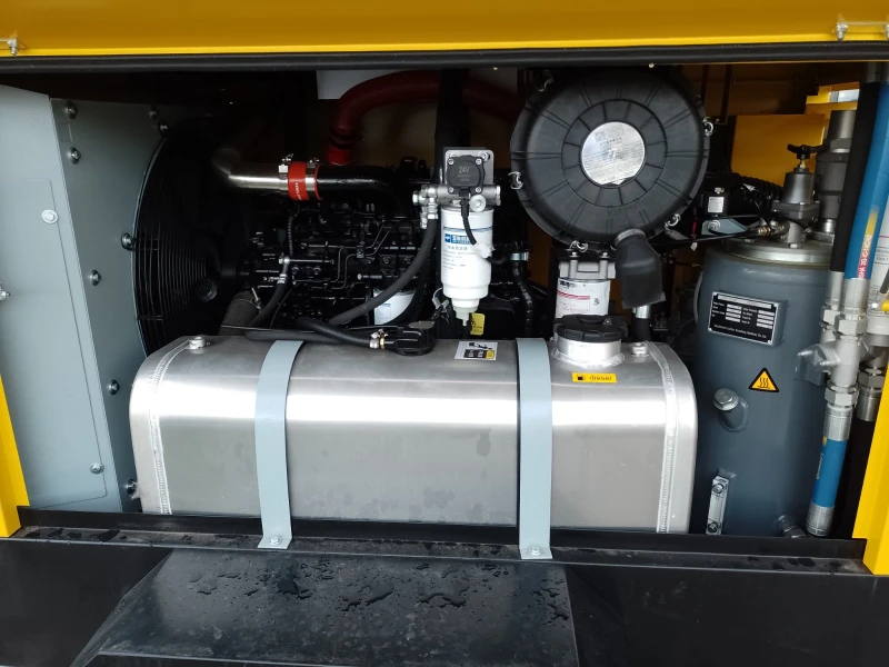 Компресори Друга Компресор дизелов - Винтов - 13м3 / 15bar, снимка 11 - Индустриална техника - 52492566