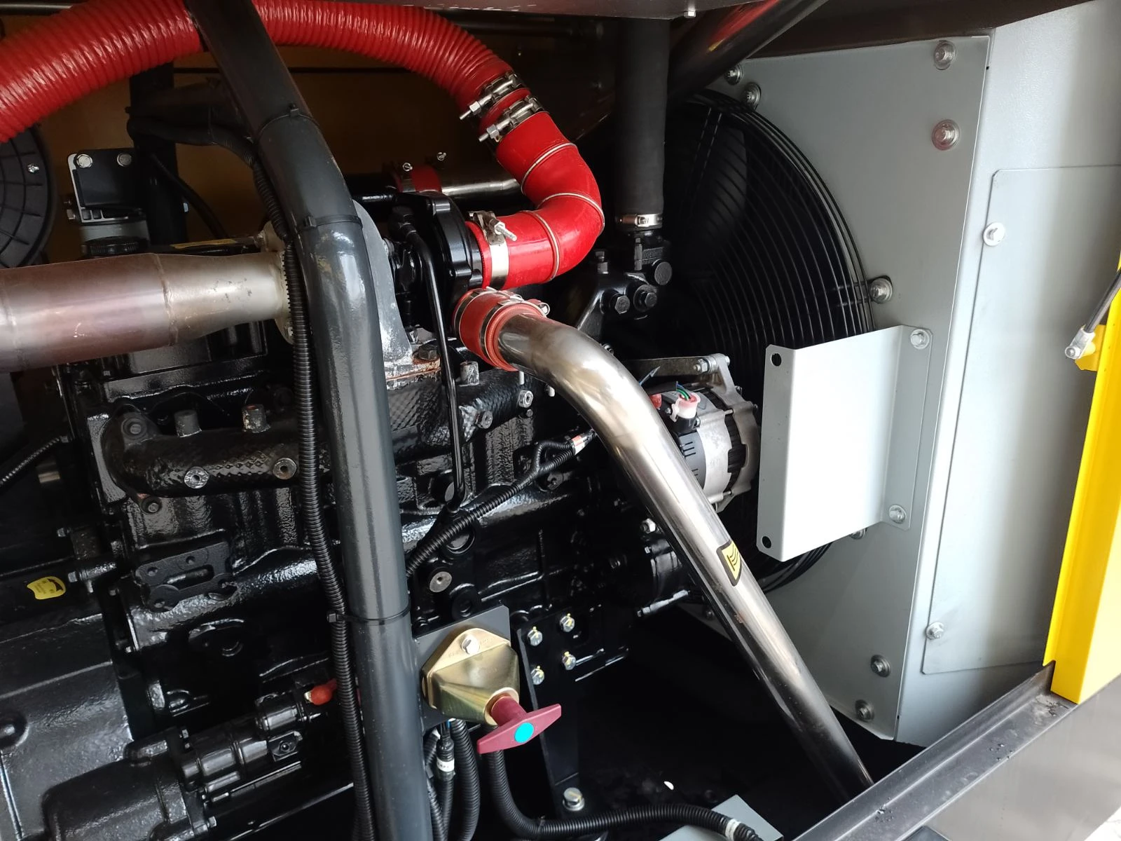    -  - 133 / 15bar | Mobile.bg   13