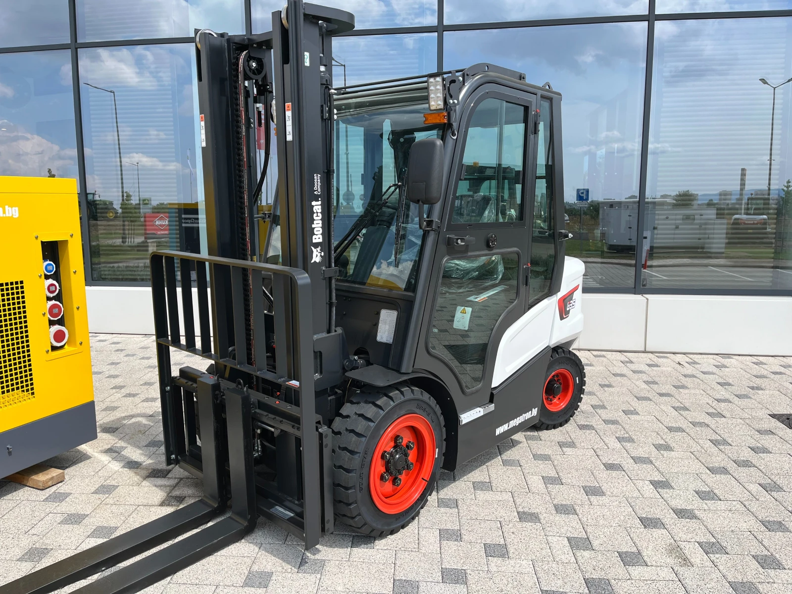  Bobcat G35NXP | Mobile.bg   8