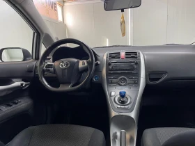 Toyota Auris 1.8 Hybrid LPG, снимка 13