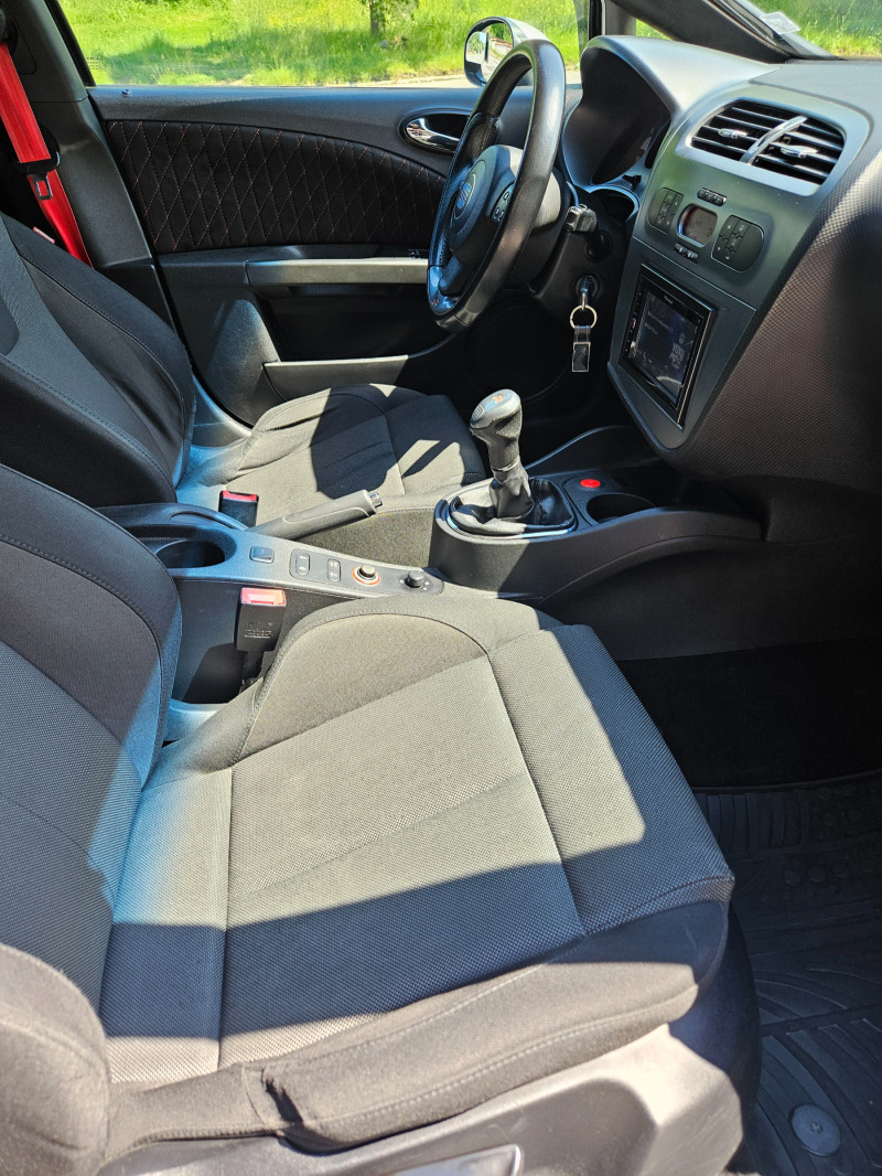 Seat Leon 2.0 TDI FR, снимка 11 - Автомобили и джипове - 46271651