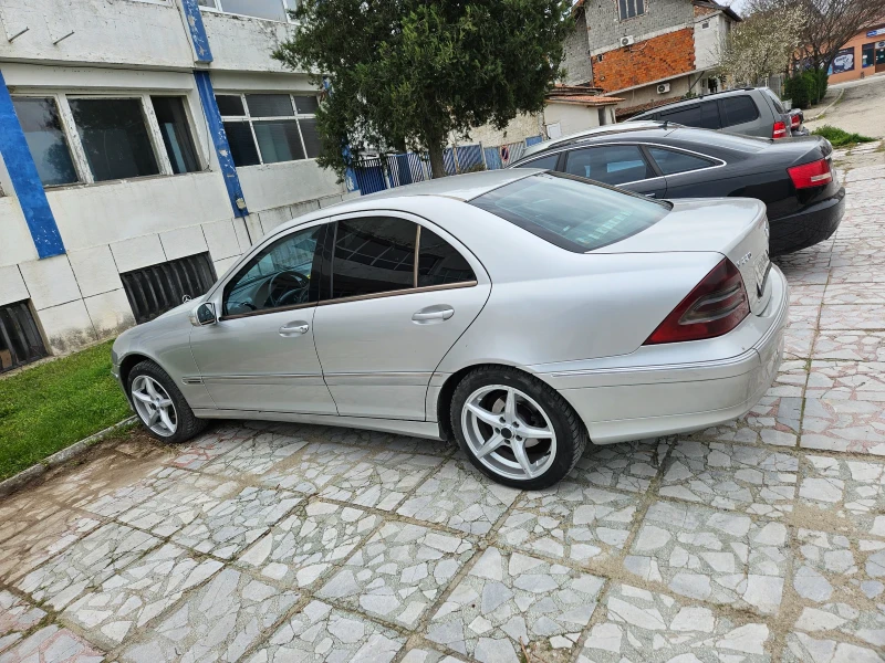 Mercedes-Benz C 220, снимка 7 - Автомобили и джипове - 47311790