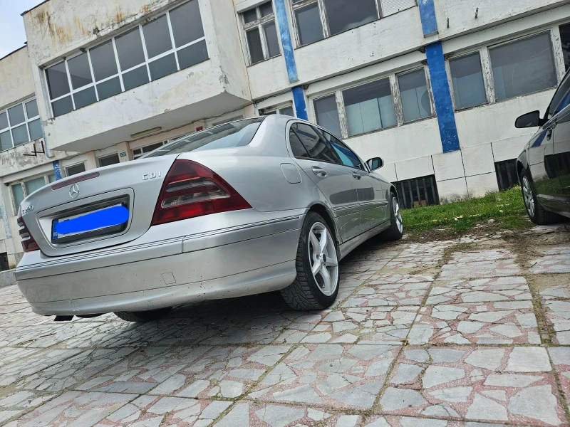 Mercedes-Benz C 220, снимка 5 - Автомобили и джипове - 47311790