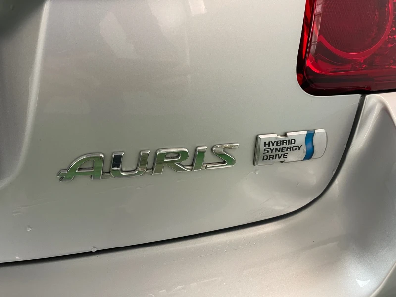 Toyota Auris 1.8 Hybrid LPG, снимка 15 - Автомобили и джипове - 47802237