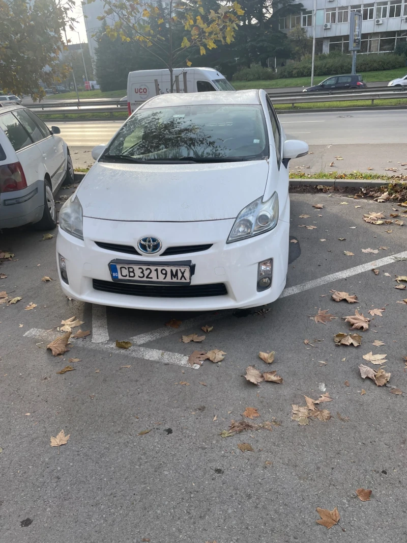 Toyota Prius Хечбек, снимка 14 - Автомобили и джипове - 48147777