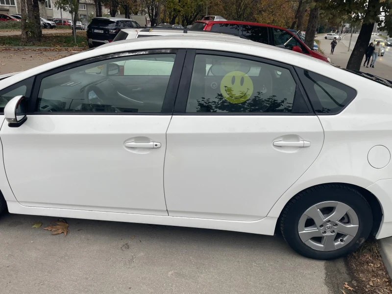 Toyota Prius Хечбек, снимка 7 - Автомобили и джипове - 48147777