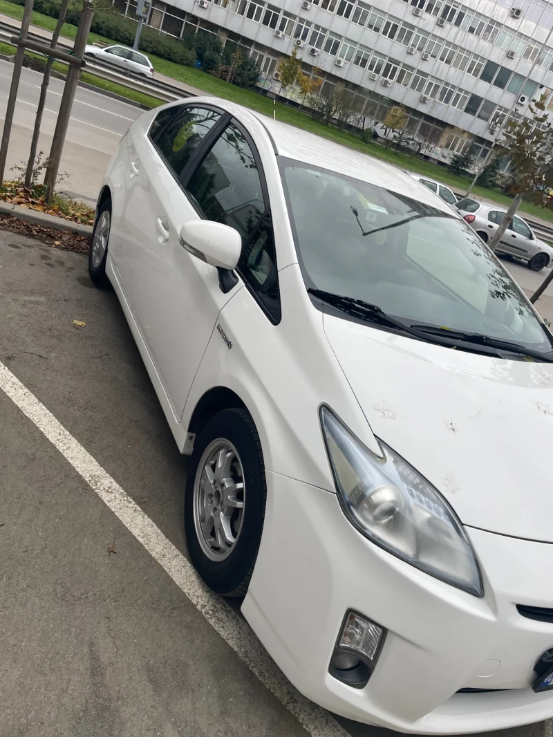 Toyota Prius Хечбек, снимка 3 - Автомобили и джипове - 48147777