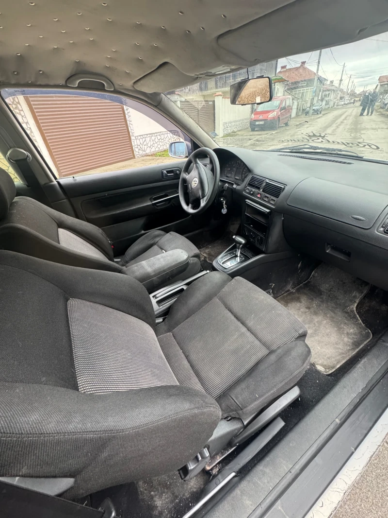 VW Golf, снимка 6 - Автомобили и джипове - 48480026