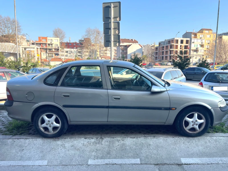 Opel Vectra, снимка 1 - Автомобили и джипове - 49582578