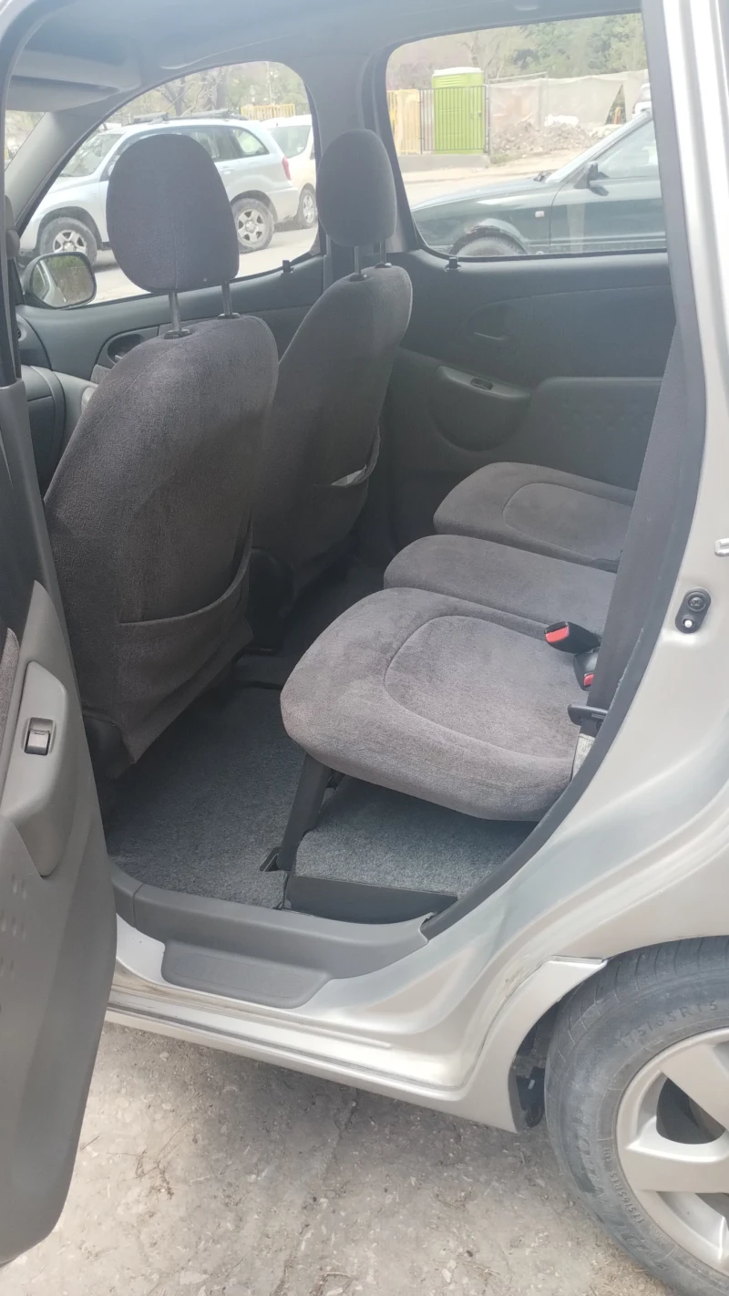 Toyota Yaris verso, снимка 9 - Автомобили и джипове - 52693394