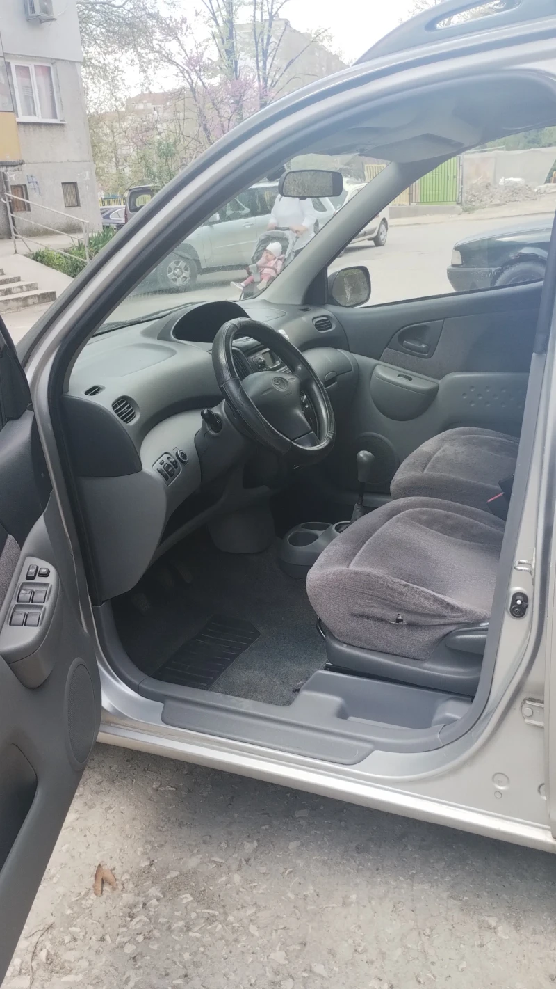 Toyota Yaris verso, снимка 7 - Автомобили и джипове - 52693394