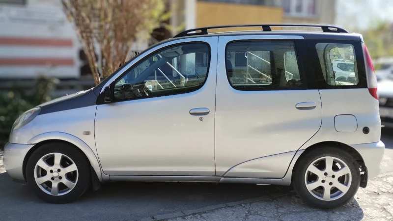 Toyota Yaris verso, снимка 2 - Автомобили и джипове - 52693394