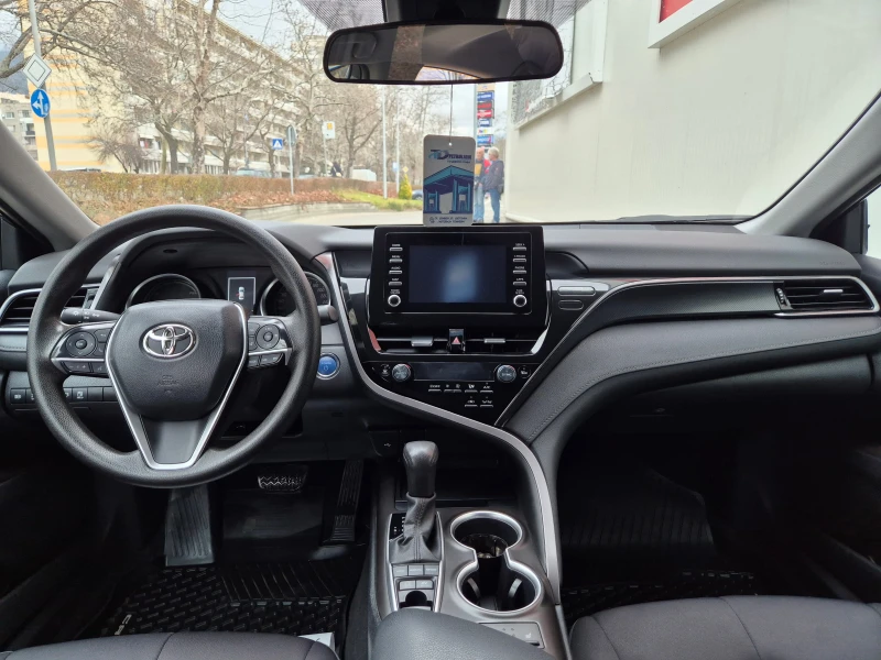 Toyota Camry Hybrid * Face * Distronic * KeyLess, снимка 9 - Автомобили и джипове - 53010262