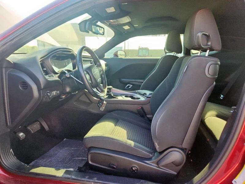Dodge Challenger SXT, снимка 7 - Автомобили и джипове - 53431333